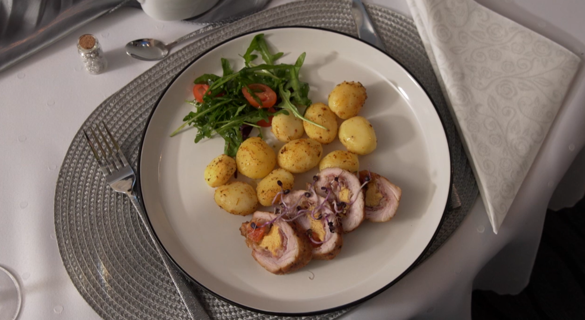 Hlavné jedlo: Ružové plnené farebným svetlom