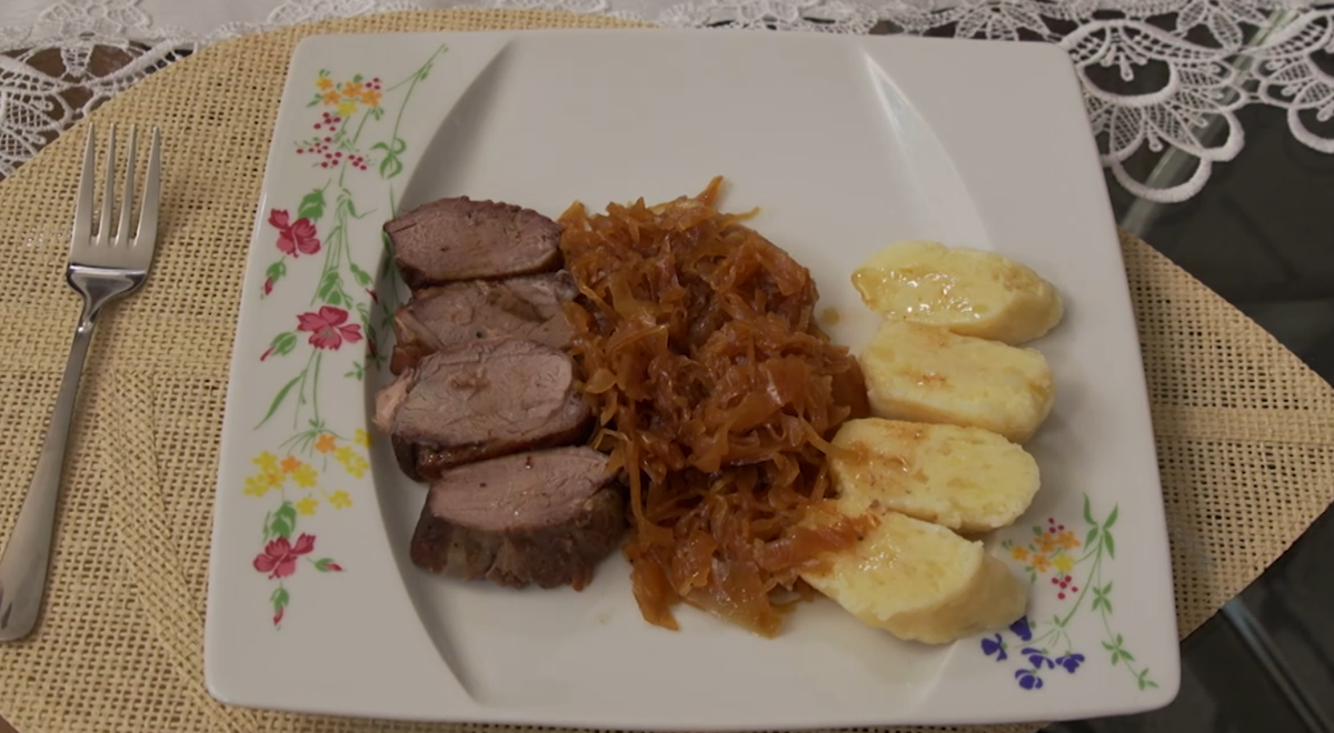 Hlavné jedlo: Ani podprsenku nemusia nosiť