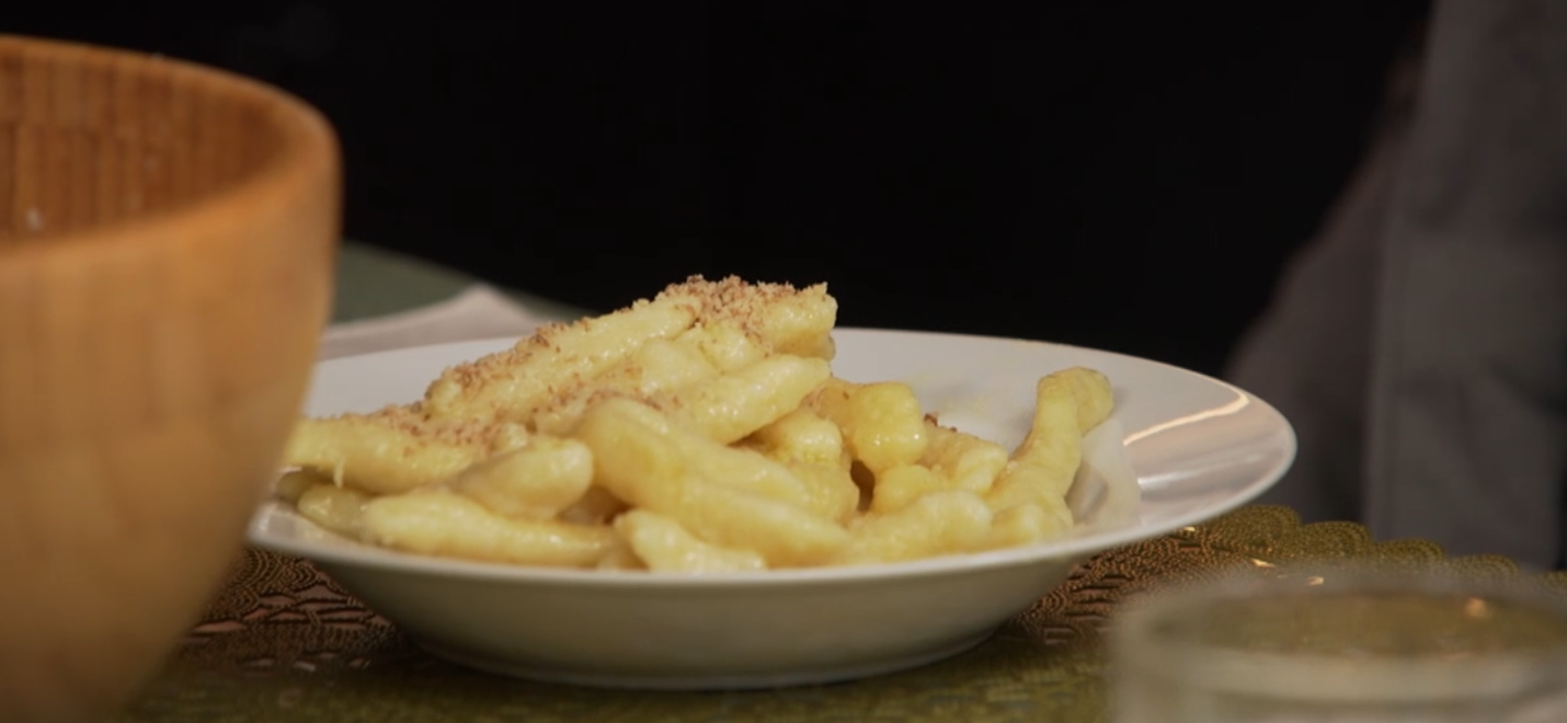 Hlavné jedlo: Odreté dlane, vyťahané prsty