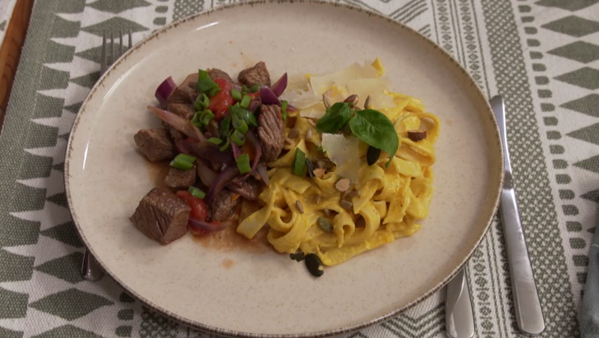 Hlavné jedlo: Tajarines con Lomo