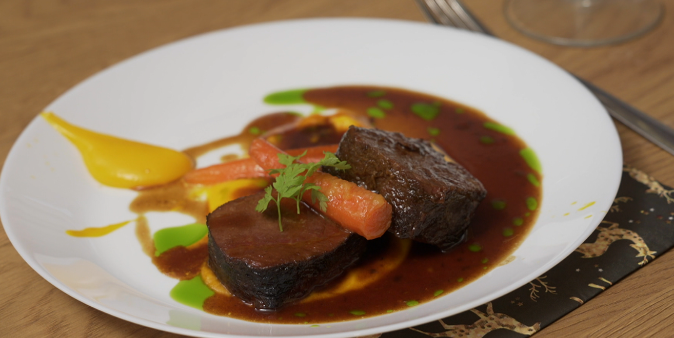 Hlavné jedlo: Veľký kus pleca