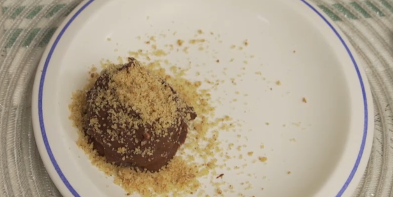 Dezert: A monkey in the coconut