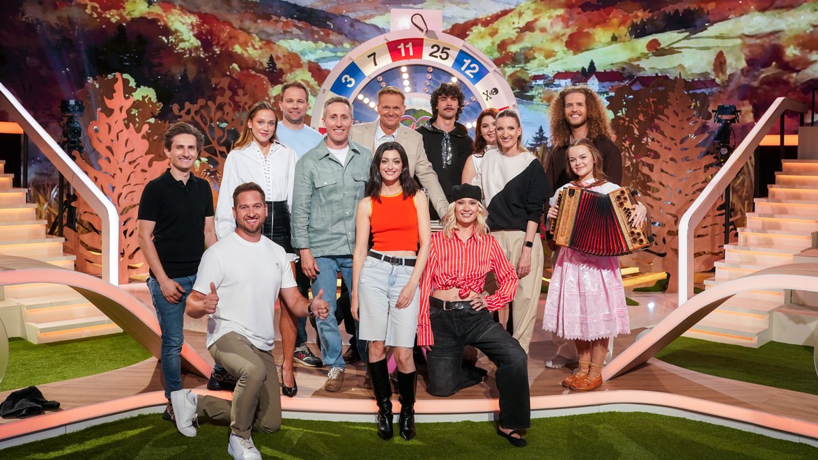 Milujem Slovensko sa bude hemžiť hudobnými hviezdami!  V štúdiu sa stretnú speváci a hudobníci, ktorí robia Slovensku dobré meno