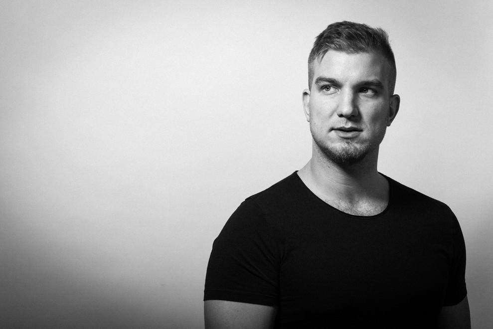 VIDEO: Lukáš Adamec zverejnil akustickú verziu skladby Búrka