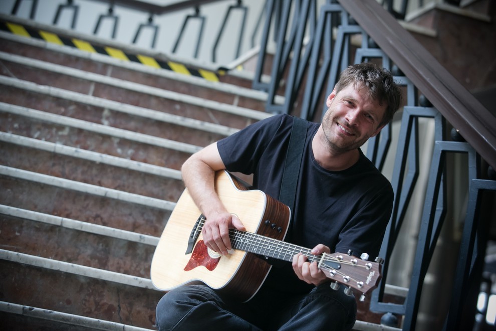 Milo Kráľ privíta autora kultového komiksu: Séria literárno-hudobných večerov v podzemí Spišského divadla