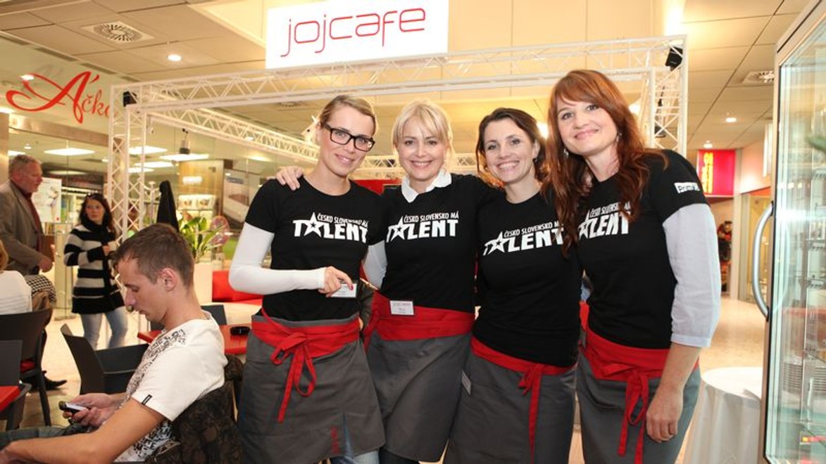 Paneláková obsluha v JOJ Cafe!