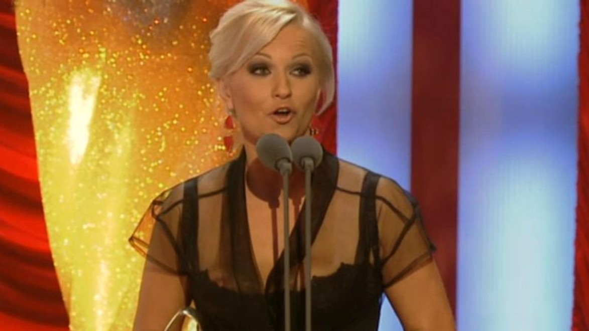 Lenka Čviriková – Hriadeľová: Len som povyskočila a niečo mi zo šiat povyskočilo