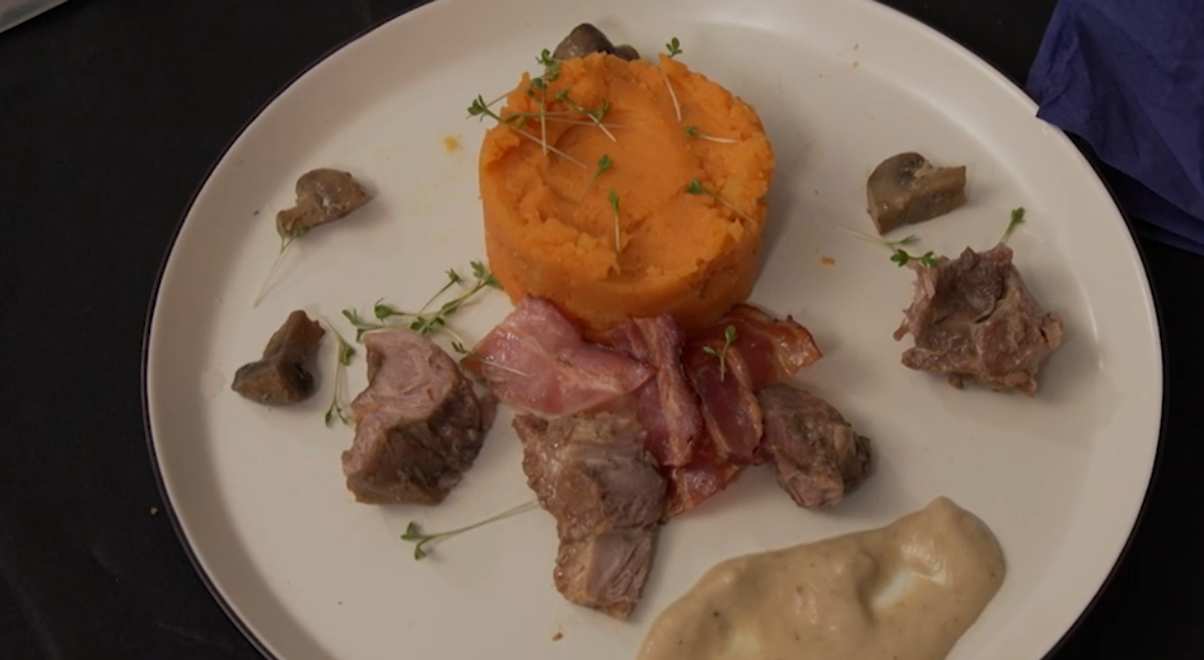 Hlavné jedlo: Vyseknutá pre teba