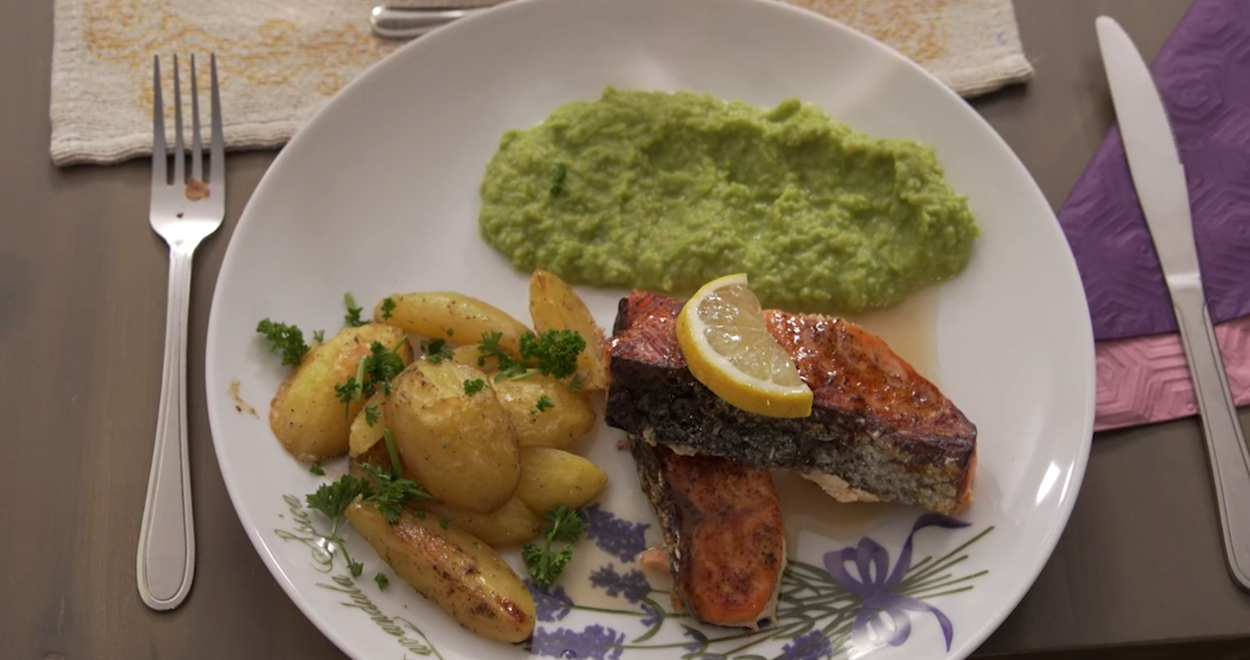 Hlavné jedlo:   Janko Hraško na rybách