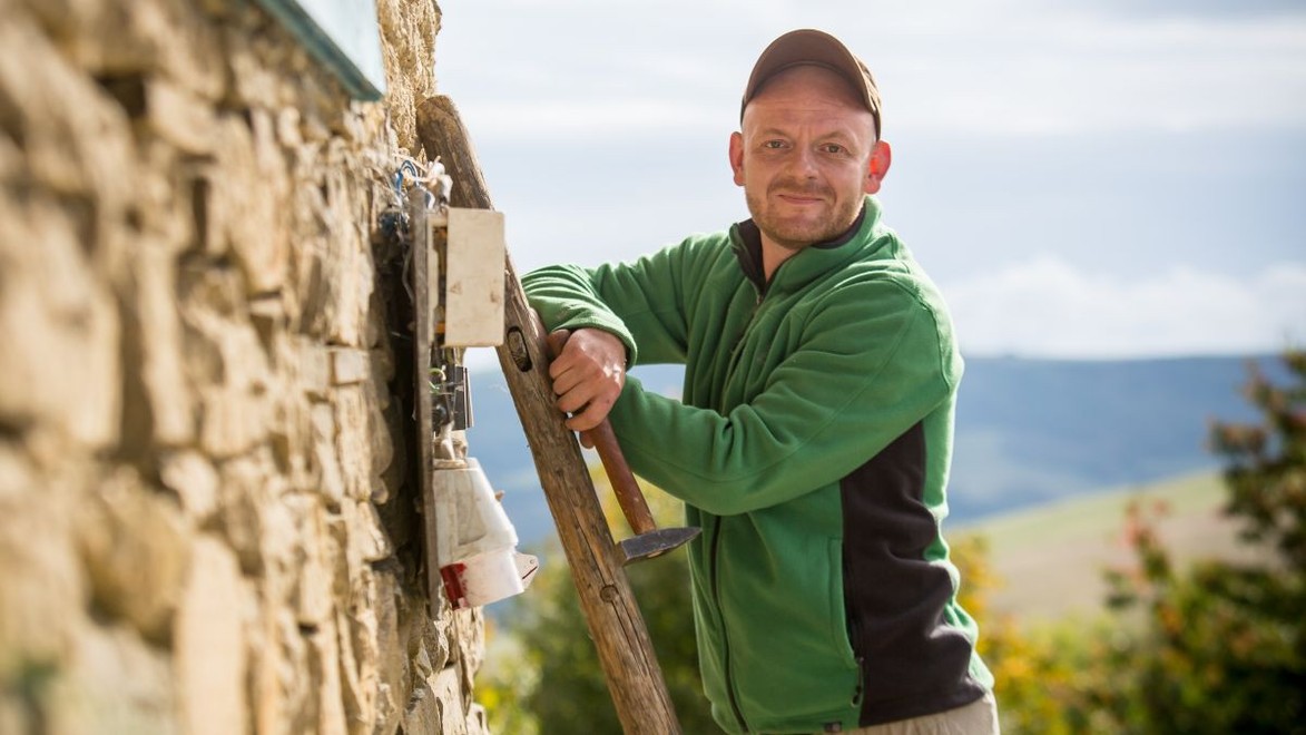 Chceš vedieť o všetkých pikoškách z nového seriálu? Pokecaj si s virtuálnym Janom z Prázdnin!