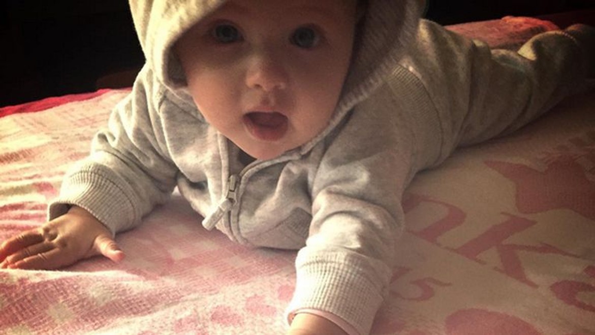 Rastie ako z vody: Uhádnete, ktorému celebritnému páru patrí táto princezná?