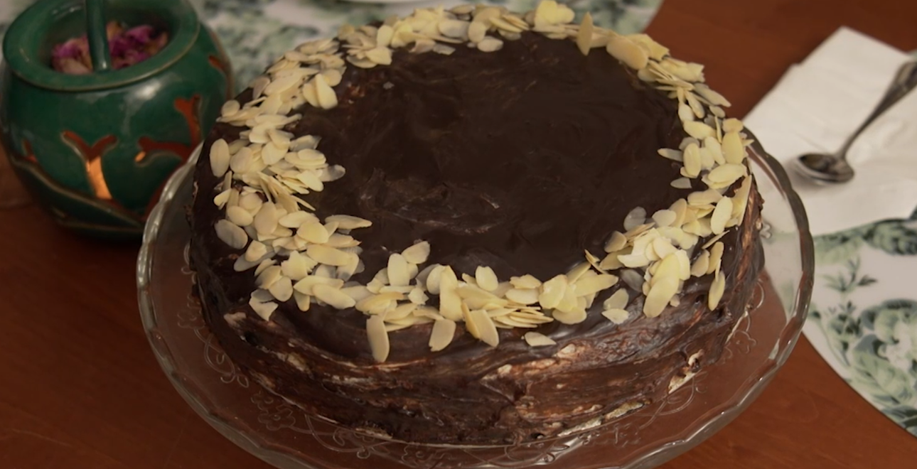 Dezert:  Kapitán Castaña