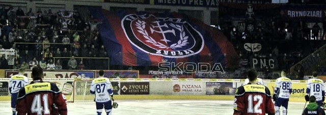 Fans tribúna s vlajkou