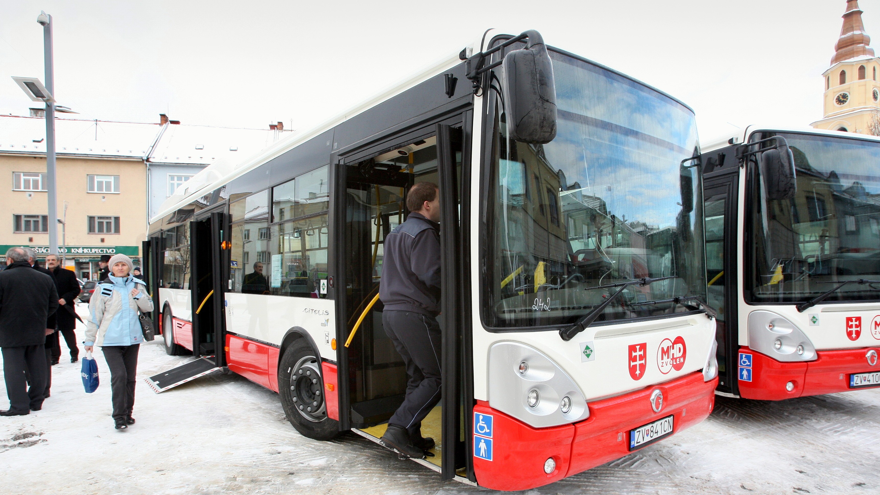 Besniaci Vodic Autobusu Zautocil Na Nespokojnych Pasazierov Noviny Sk